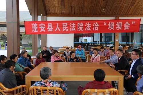 开展法治宣传“坝坝会”.jpg